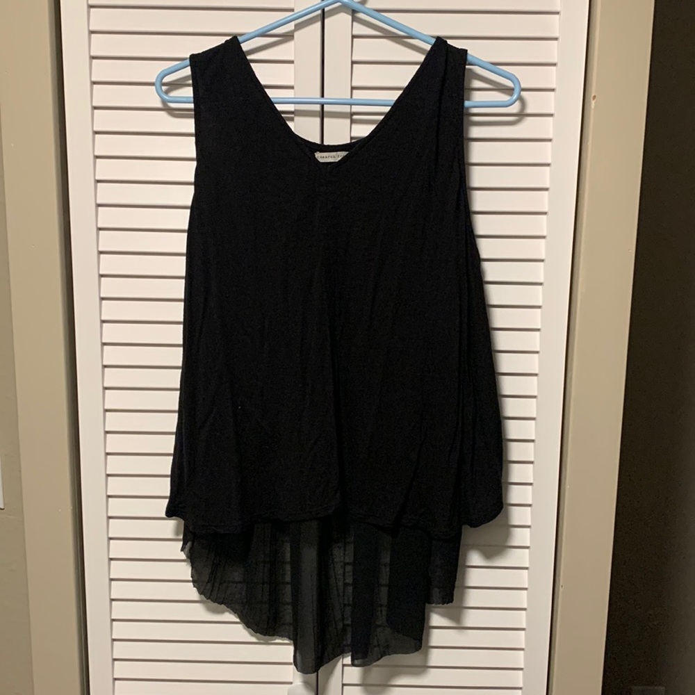 Women’s M Black tank top